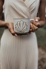 SHELL CERAMIC MUG
