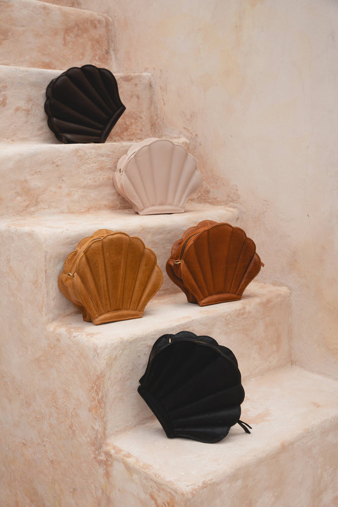 KOA SEASHELL HANDBAG // TEXTURED NOIR