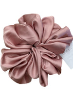 LUXE OVERSIZED SCRUNCHIE