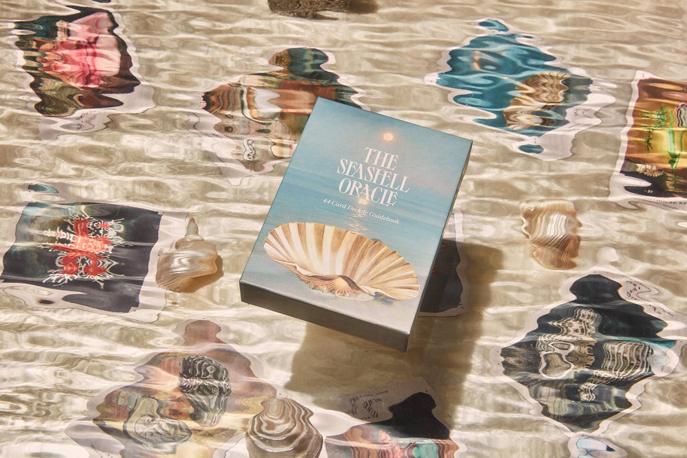 THE SHELL ORACLE: 44 CARD DECK AND GUIDE BOOK