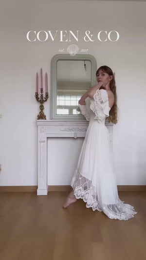 
            
                Load and play video in Gallery viewer, Folklore Gown
            
        